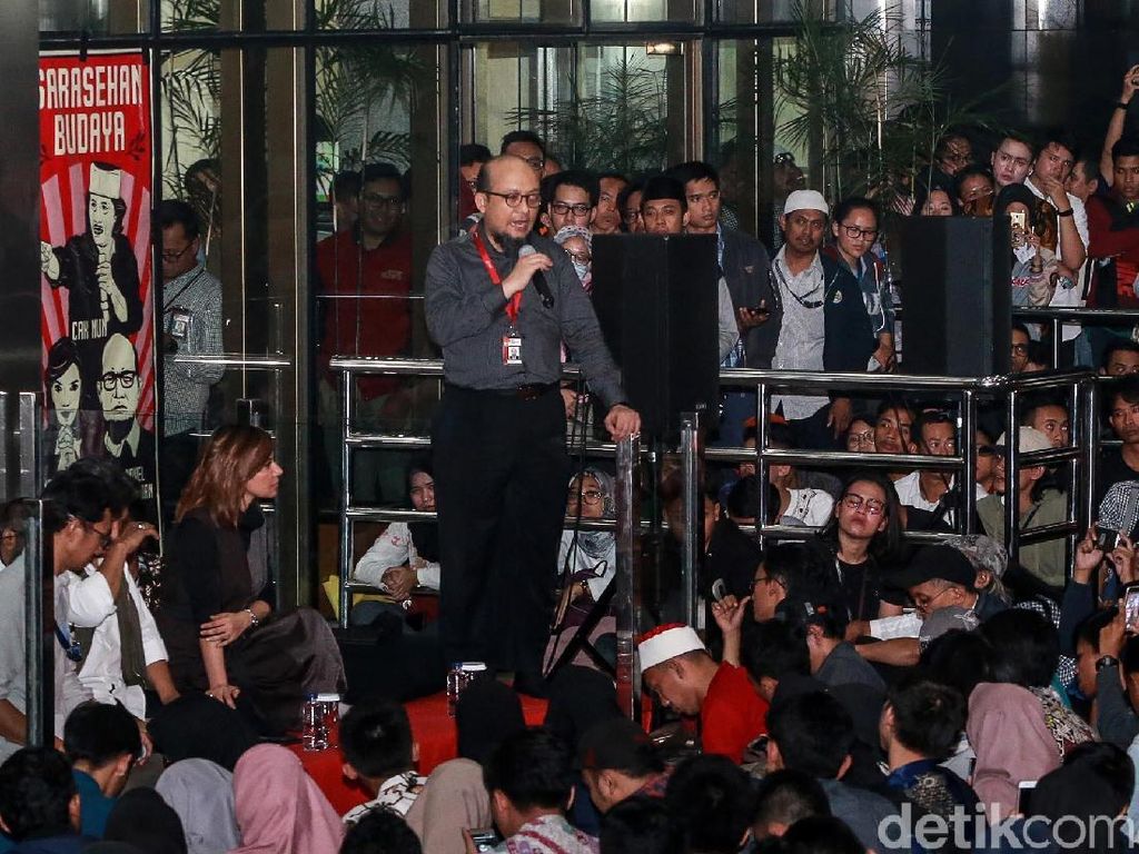 Novel Tak Yakin dengan Tim Gabungan dari Kapolri Novel Tak Yakin dengan Tim Gabungan dari Kapolri