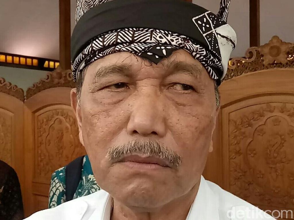 Luhut Sebut RI Bakal Jadi Produsen Terbesar Baterai Mobil Listrik Luhut Sebut RI Bakal Jadi Produsen Terbesar Baterai Mobil Listrik