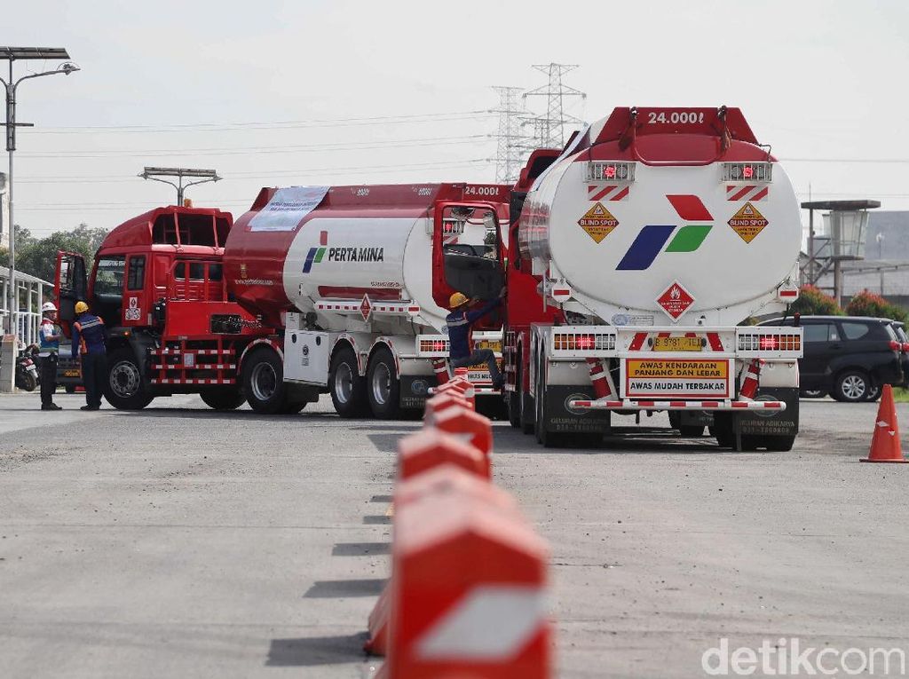 SPBU, Motor hingga Truk BBM Ditambah Jelang Mudik SPBU, Motor hingga Truk BBM Ditambah Jelang Mudik