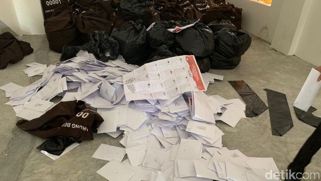 Hasil Investigasi Surat Suara Tercoblos di Malaysia Diumumkan Besok Hasil Investigasi Surat Suara Tercoblos di Malaysia Diumumkan Besok