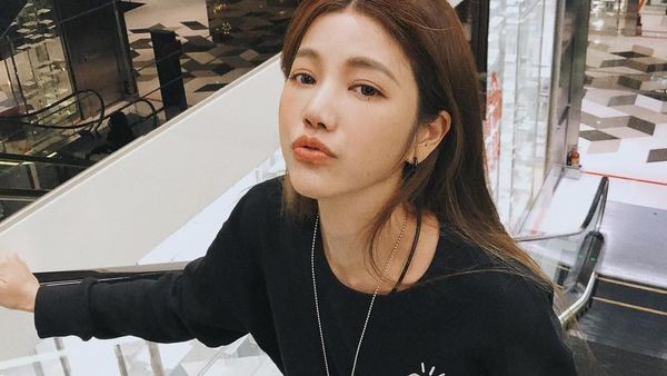 Cantiknya Awet, Penampakan 10 Wanita yang Berhenti Menua