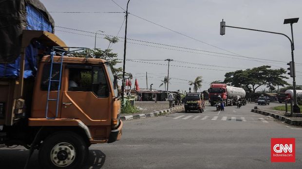 Tol TransJawa Vs Pantura di Mata Sopir Truk (EMBARGO)