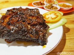 Iga Bagus : Mantul! 1 Kilogram Iga Bakar Madu dengan 4 Jenis Sambal