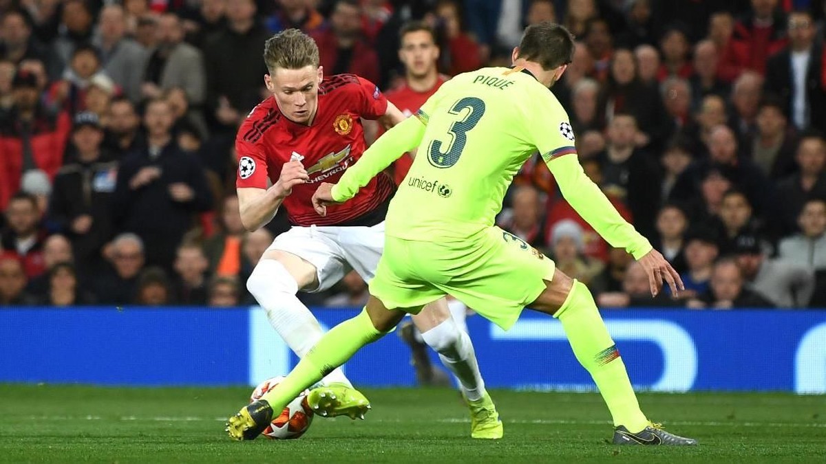 Pertandingan MU vs Barcelona pada leg pertama perempatfinal Liga Champions. pada leg kedua, Blaugrana mewaspadai comeback Setan Merah. (Foto: Michael Regan / Getty Images)