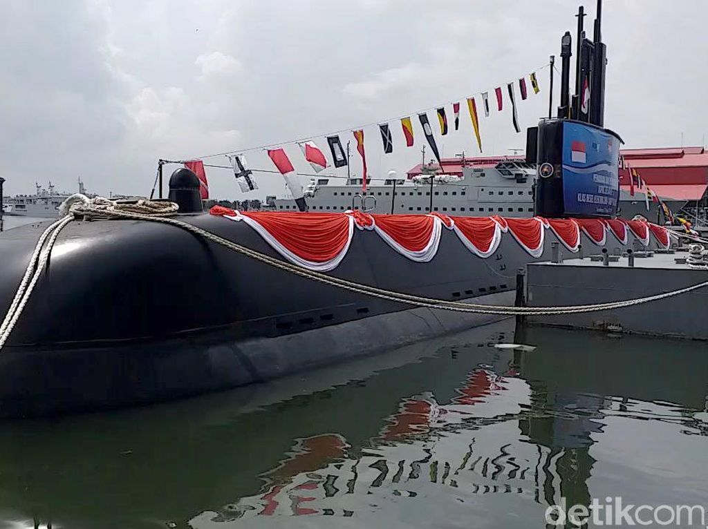Keren! Kapal Selam Pertama Buatan Indonesia Diluncurkan Keren! Kapal Selam Pertama Buatan Indonesia Diluncurkan