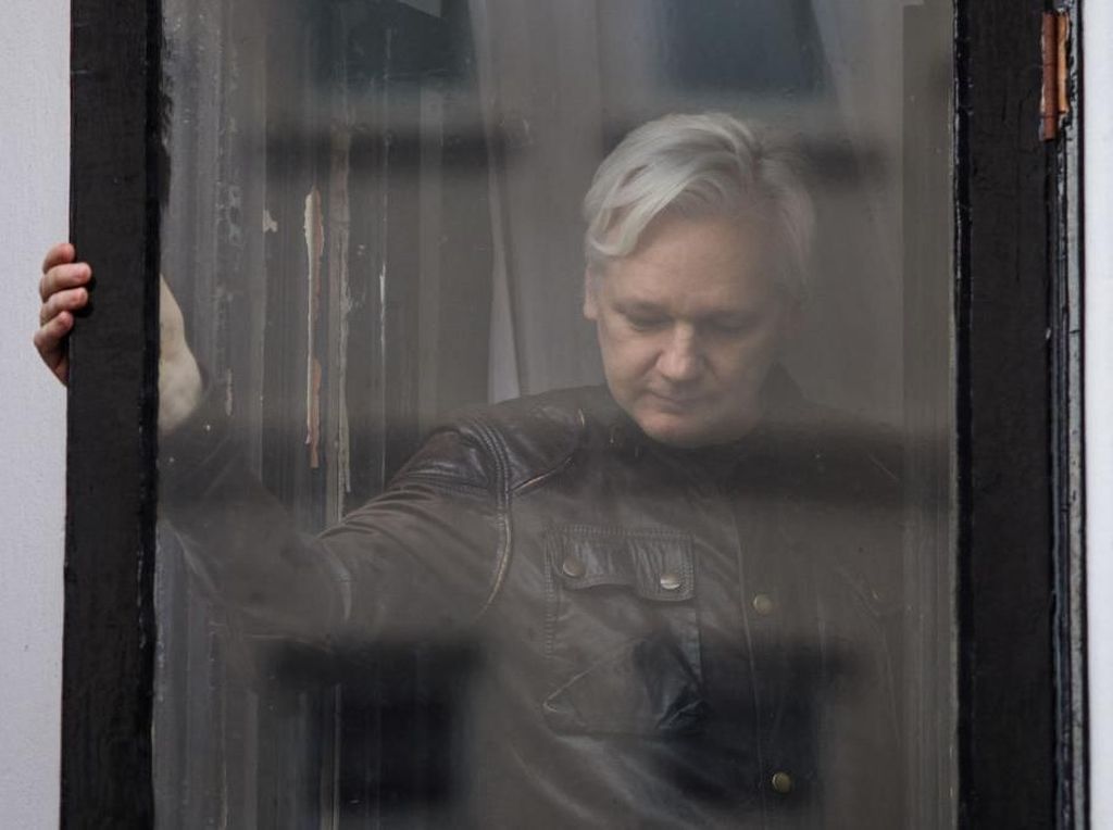 Ekuador Cabut Kewarganegaraan Julian Assange