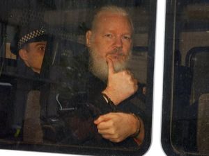 Ditangkap di Inggris, Julian Assange Terancam Diekstradisi ke AS