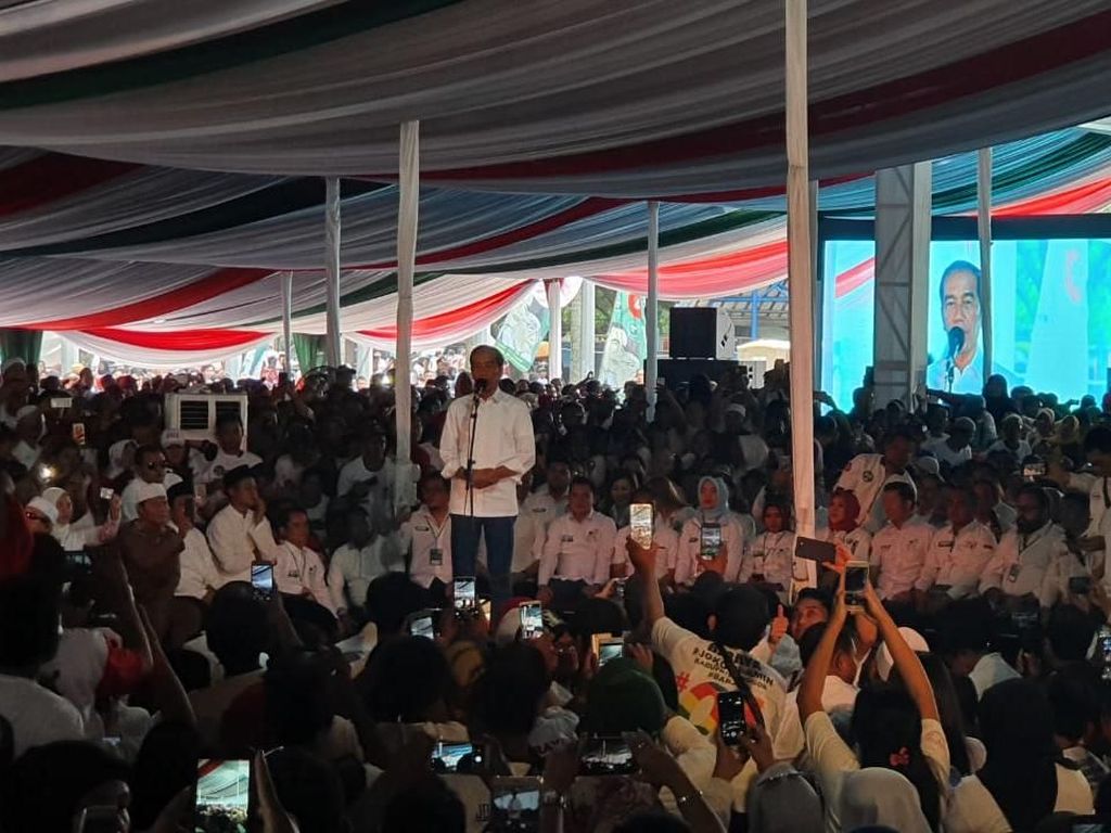 Jokowi Kampanye di Sentul, Ifan Seventeen Isi Acara