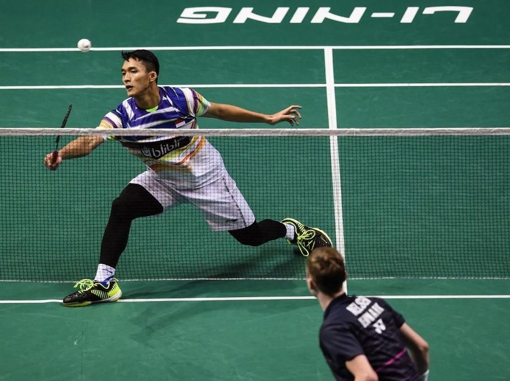 Jonatan Disingkirkan Axelsen dalam Duel Ketat Tiga Gim Jonatan Disingkirkan Axelsen dalam Duel Ketat Tiga Gim