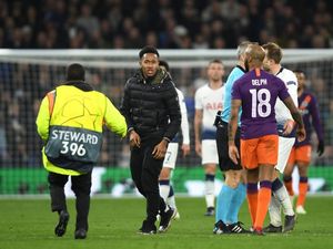 Fans Berulah, Ajax dan Tottenham Terancam Sanksi UEFA