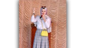 Jadi Caleg, Angel Lelga Tampil Glamor Bawa Hermes Saat Blusukan
