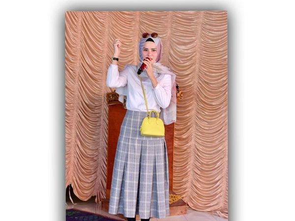 Jadi Caleg, Angel Lelga Tampil Glamor Bawa Hermes Saat Blusukan