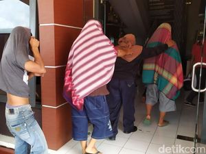 Polisi Amankan 8 Orang Diduga Pembalak Kayu Sonokeling