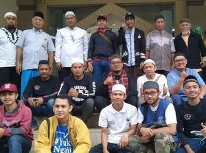 Masya Allah! Para Bikers Subuhan dan Sajikan Kopi Untuk Jamaah Masjid Masya Allah! Para Bikers Subuhan dan Sajikan Kopi Untuk Jamaah Masjid
