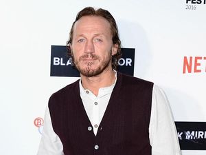 Bintang Game of Thrones Minta Fans Stop Beli Anjing Husky Cuma untuk Gaya