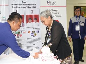 PPLN Dhaka Jelaskan Baju Putih yang Tertukar di Banner Saat Pencoblosan