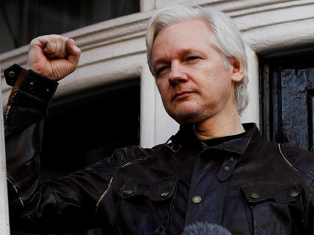 Assange Pendiri WikiLeaks Bersumpah Lawan Ekstradisi Dirinya ke AS Assange Pendiri WikiLeaks Bersumpah Lawan Ekstradisi Dirinya ke AS