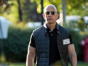Putra Mahkota Arab Saudi Dilaporkan Retas HP Jeff Bezos Pakai WhatsApp