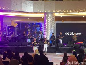 Kejutan! Syahrini Tiba-tiba Buka dHOT Music Setia Menjaga Hati Kejutan! Syahrini Tiba-tiba Buka dHOT Music Setia Menjaga Hati