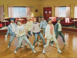 BTS Band Pertama Setelah The Beatles Cetak Sejarah di Billboard 200
