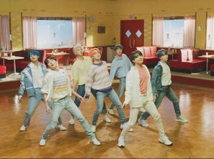 BTS Band Pertama Setelah The Beatles Cetak Sejarah di Billboard 200 BTS Band Pertama Setelah The Beatles Cetak Sejarah di Billboard 200