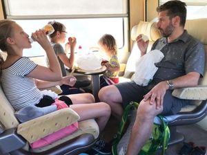 Cerita Orang Swedia, Tolak Naik Pesawat Demi Kurangi Polusi Udara