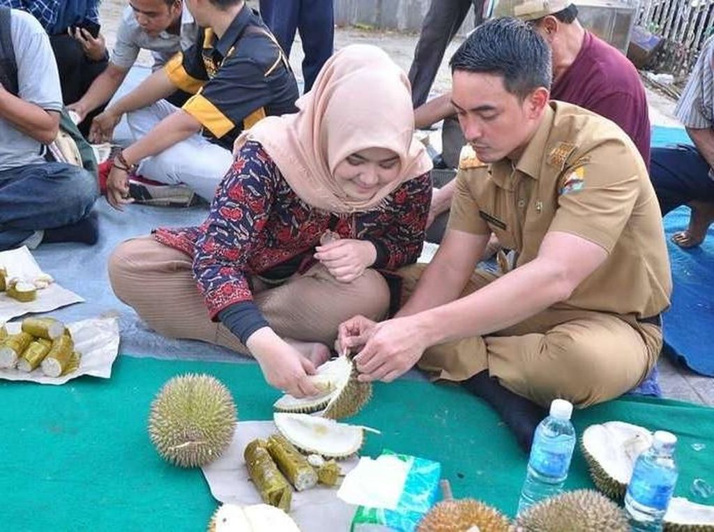 Mengintip Gaya Kulineran Artis-artis yang Jadi Politisi Mengintip Gaya Kulineran Artis-artis yang Jadi Politisi