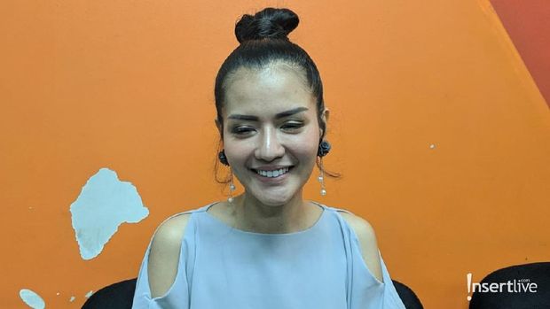 Anggia Chan Balas Cibiran Netizen dengan Karya
