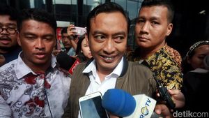 Senyum Gugus Joko Waskito Usai Diperiksa KPK