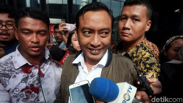 Senyum Gugus Joko Waskito Usai Diperiksa KPK