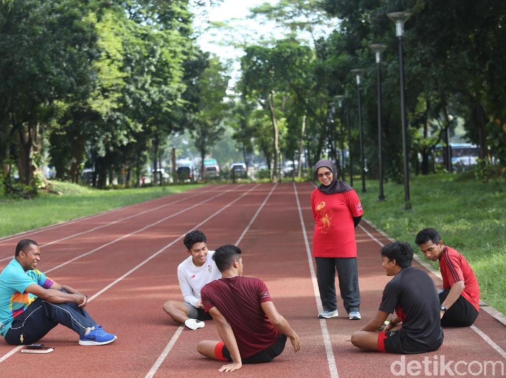 Eni Nuraini Pelatih di Lintasan Lari 100 M, Ibu Zohri Cs di Mess