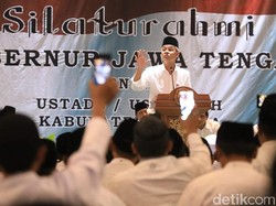 Ganjar Salurkan Dana Intensif Bagi Guru Mengaji di Jepara