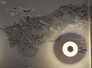 Bergaya Surealis, Rega Ayundya Putri Lukis Puluhan Kamar Hotel