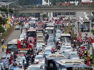 Gaspol Konvoi Massa Pro Jokowi-Maruf Padati Jalan Sudirman
