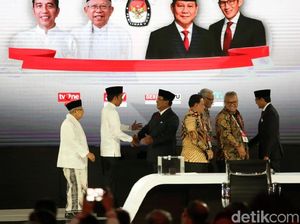 Real Count KPU Minggu Pagi: Jokowi 54,32%-Prabowo 45,68% Real Count KPU Minggu Pagi: Jokowi 54,32%-Prabowo 45,68%