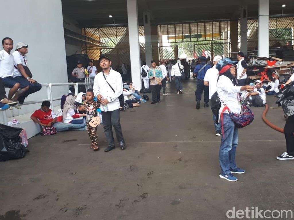 KPAI Soroti Banyak Anak di Konser Putih Bersatu Jokowi KPAI Soroti Banyak Anak di Konser Putih Bersatu Jokowi