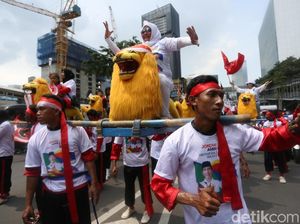 Keren! Ada Atraksi Sisingaan di Konvoi Pendukung Jokowi-Amin