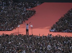 Terima Kasih Spesial Jokowi untuk JK di GBK