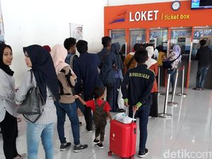 Tiketnya Digratiskan, KA Batara Kresna dan Prameks Solo Penuh