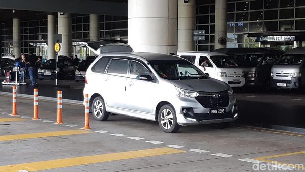 Penampakan Mobil Sejuta Umat Indonesia di Malaysia