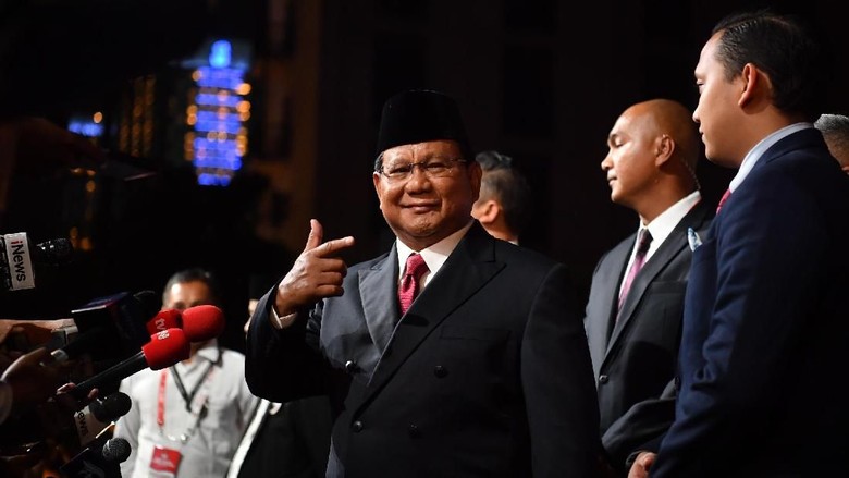 Hadiri Debat, Prabowo Naik Alphard Putih, Sandiaga Tetap Naik X-Trail