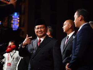 Hadiri Debat, Prabowo Naik Alphard Putih, Sandiaga Tetap Naik X-Trail