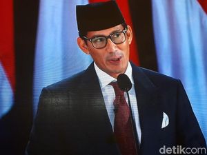 Jokowi Pamer Juara Wisata Halal, Sandi Ungkap Konsumsi Produk Halal RI