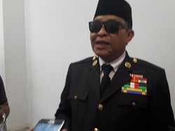 Bergaya ala Bung Karno, Teguh Jadi Rebutan Selfie di Kampanye Jokowi