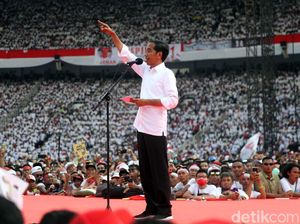 Lagu Bareng Jokowi Tutup Konser Putih Bersatu Lagu Bareng Jokowi Tutup Konser Putih Bersatu