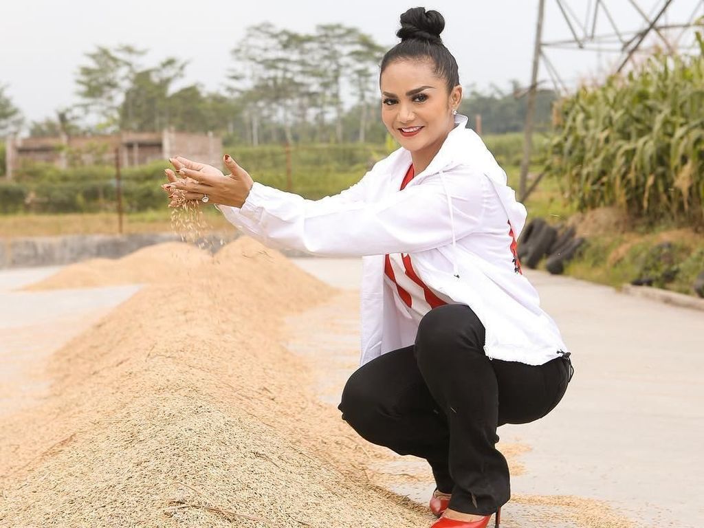 Kabar People Power Merebak, Krisdayanti Berharap Tak Ada Kegaduhan Kabar People Power Merebak, Krisdayanti Berharap Tak Ada Kegaduhan