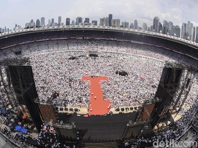 Pol! Massa Jokowi-Amin Putihkan GBK