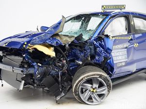 Honda Pamerkan HR-V Hancur Habis Uji Tabrak