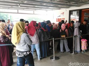 Tiket Prameks Gratis, Warga Berjubel Penuhi Stasiun Kutoarjo