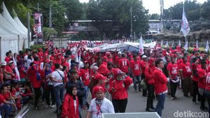 Massa Pendukung Jokowi-Maruf Amin Ramaikan Panggung Solidaritas